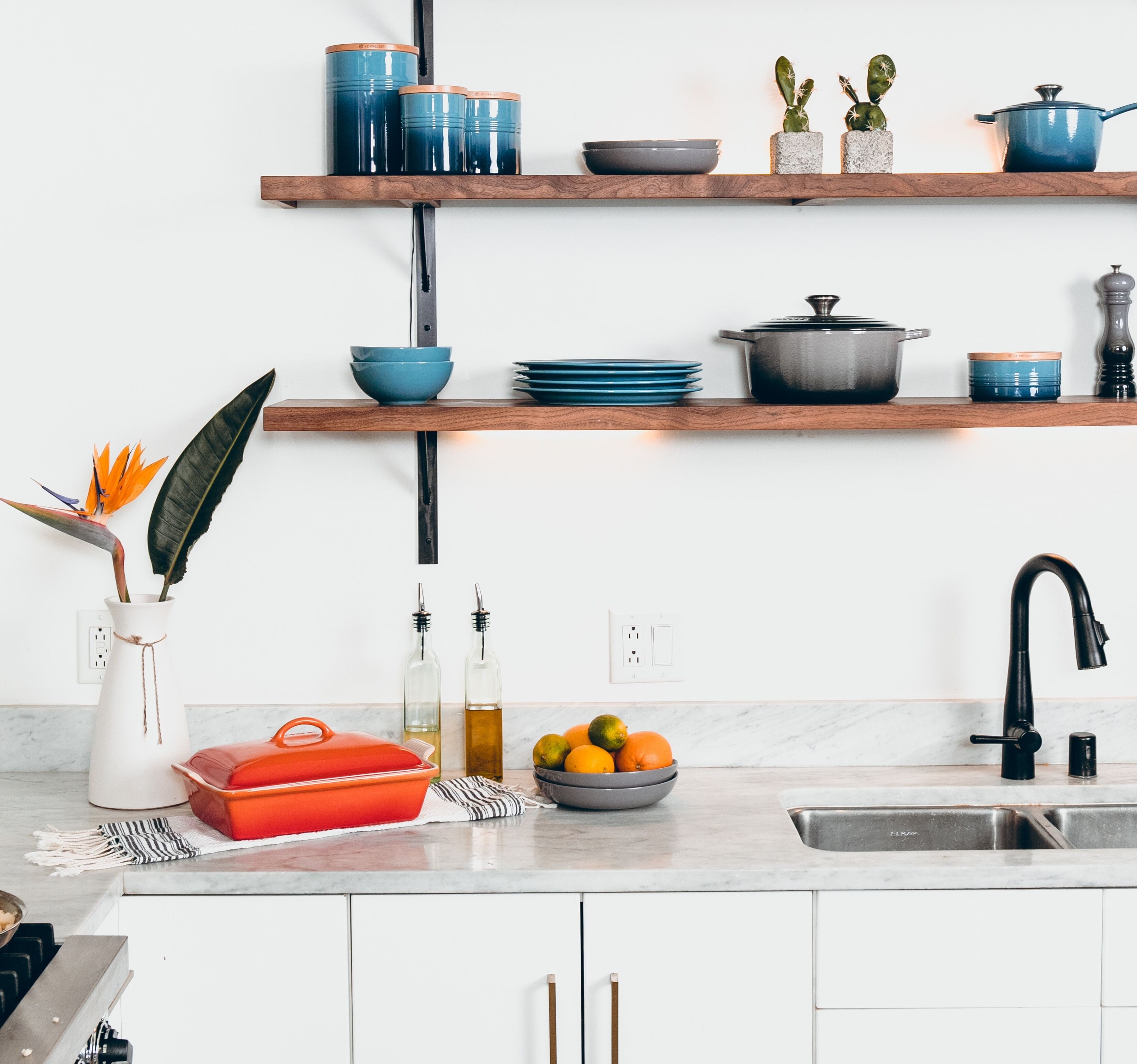 The best way to jazz up your granite countertop? Invest in a Turkish towel of course!
