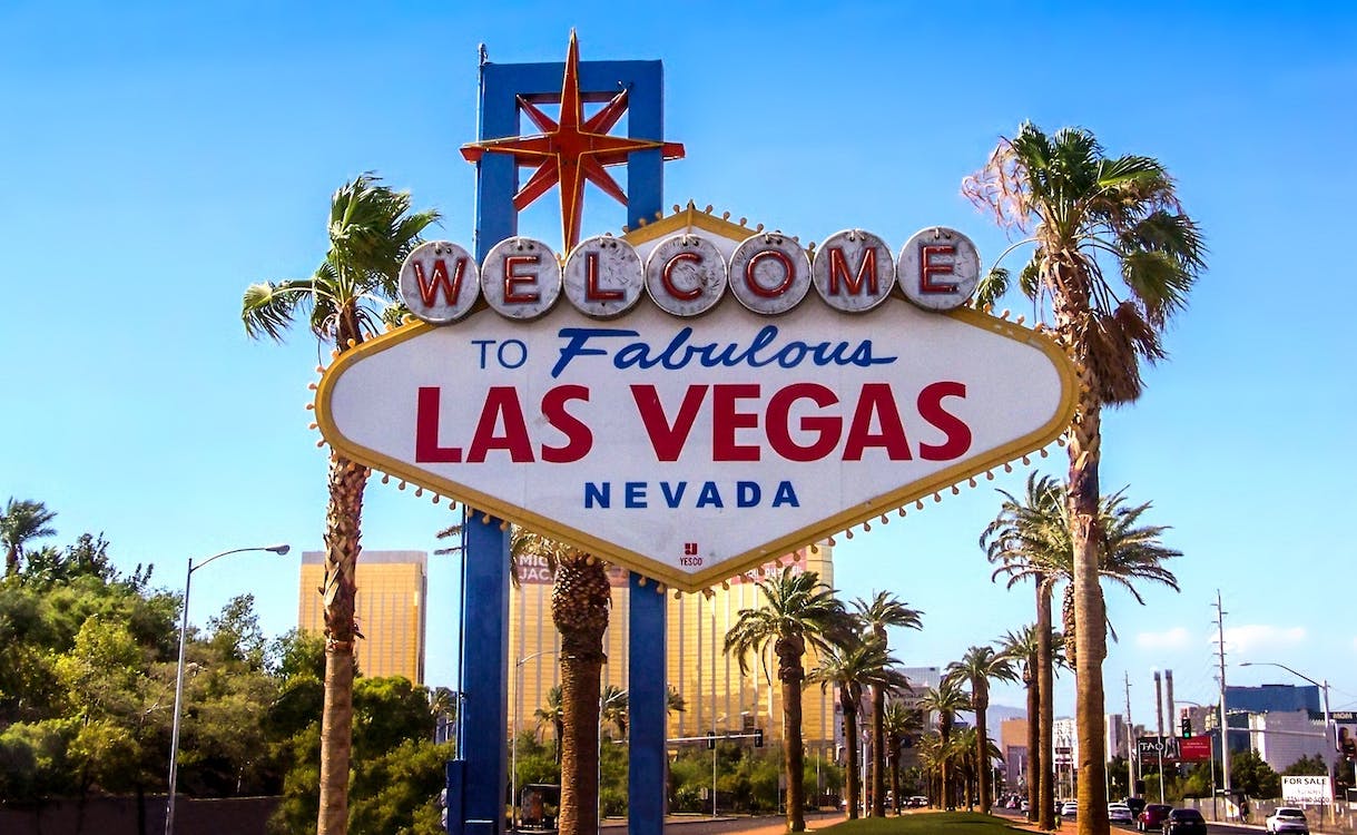 Live Your Own Vegas Vacation in Beach: What you can do when visiting the famous city